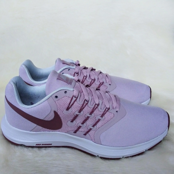 women's nike run swift